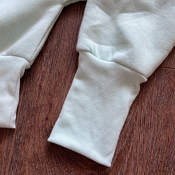 Forever 21 cropped sweatshirt - Picture 3 of 3